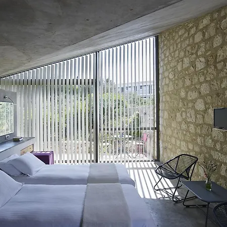 Leivatho Hotel 4*