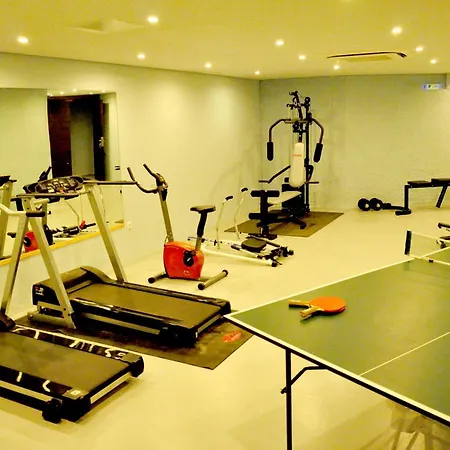 מלון Leivatho 4*