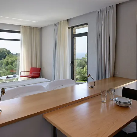 מלון Leivatho 4*