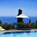Leivatho Otel 4*