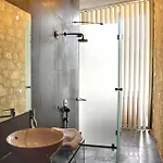 Leivatho Otel Svoronata