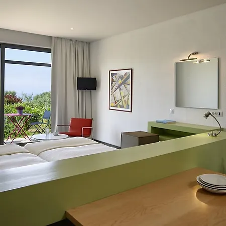Leivatho Hotel