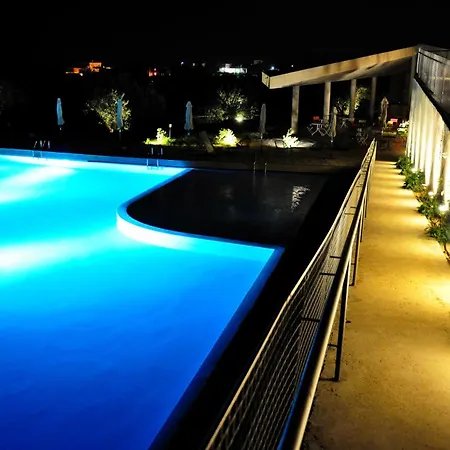 Otel Leivatho
