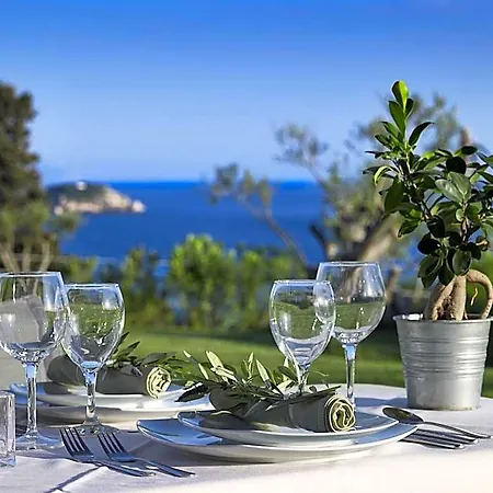 Leivatho Hotel 4*