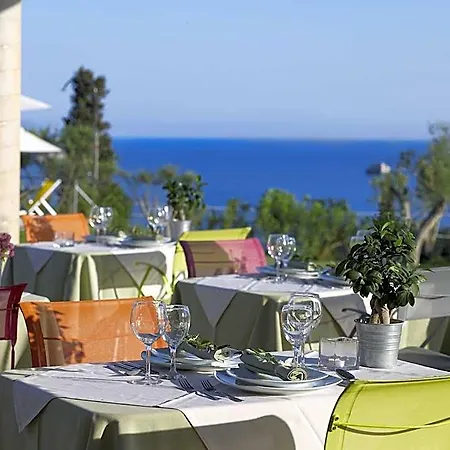 Leivatho Hotel 4*