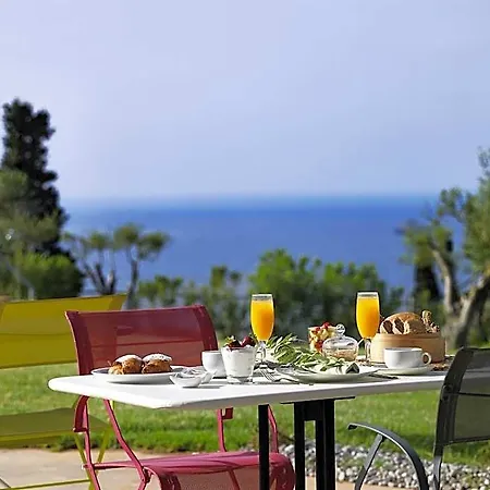 Leivatho Hotel