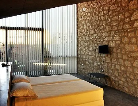 Leivatho Hotel