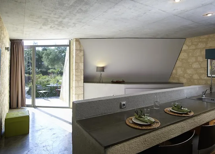 Leivatho سفوروناتا