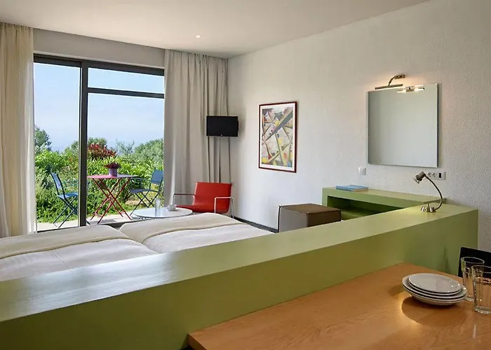 فندق Leivatho 4*