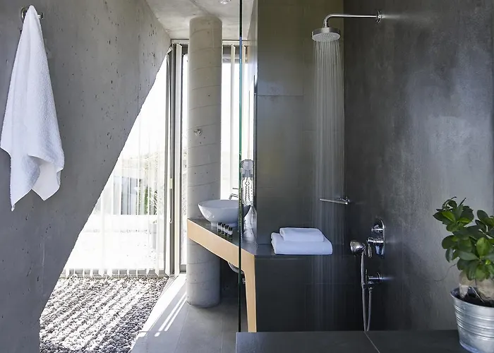 Leivatho מלון 4*