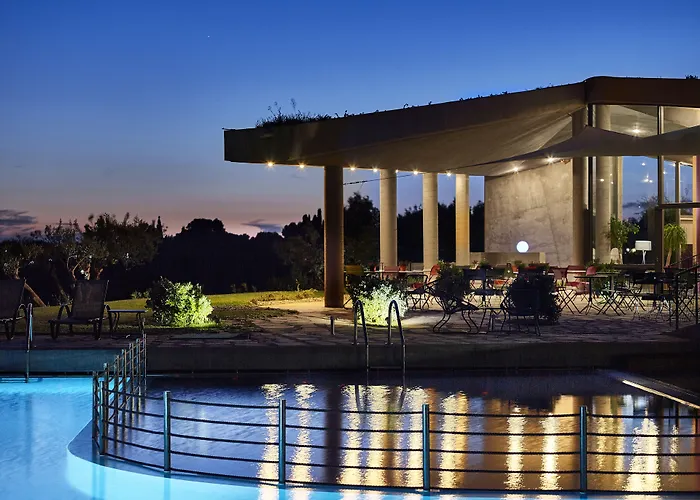 Leivatho מלון 4*